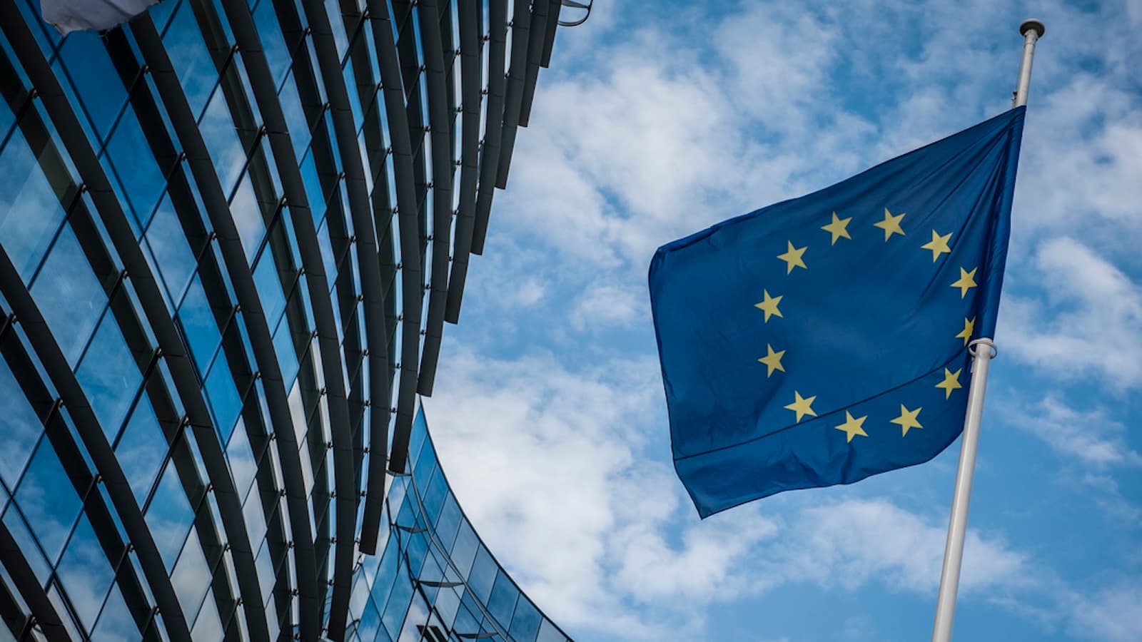 Apple Hit With €500M Fine as EU Enforces Digital Markets Act